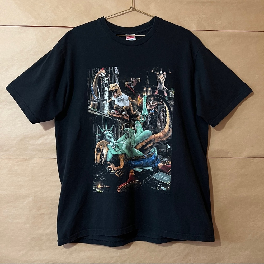 Supreme | Men's T-Rex Tee Lady Liberty New York Graphic T-Shirt Black Size L